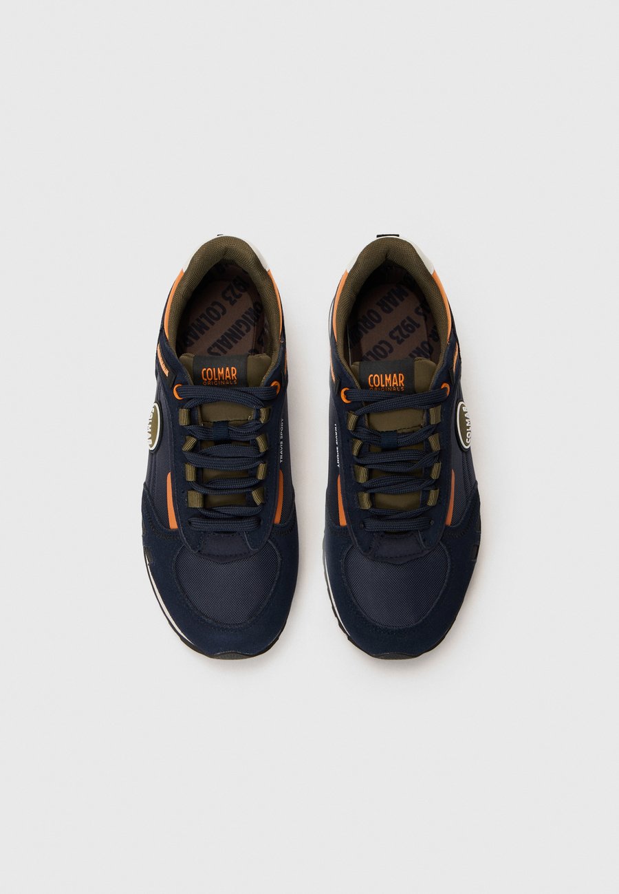 Кроссовки Colmar Originals TRAVIS SPORT, Navy/Military Green/Orange/Dark Blue — фото 4