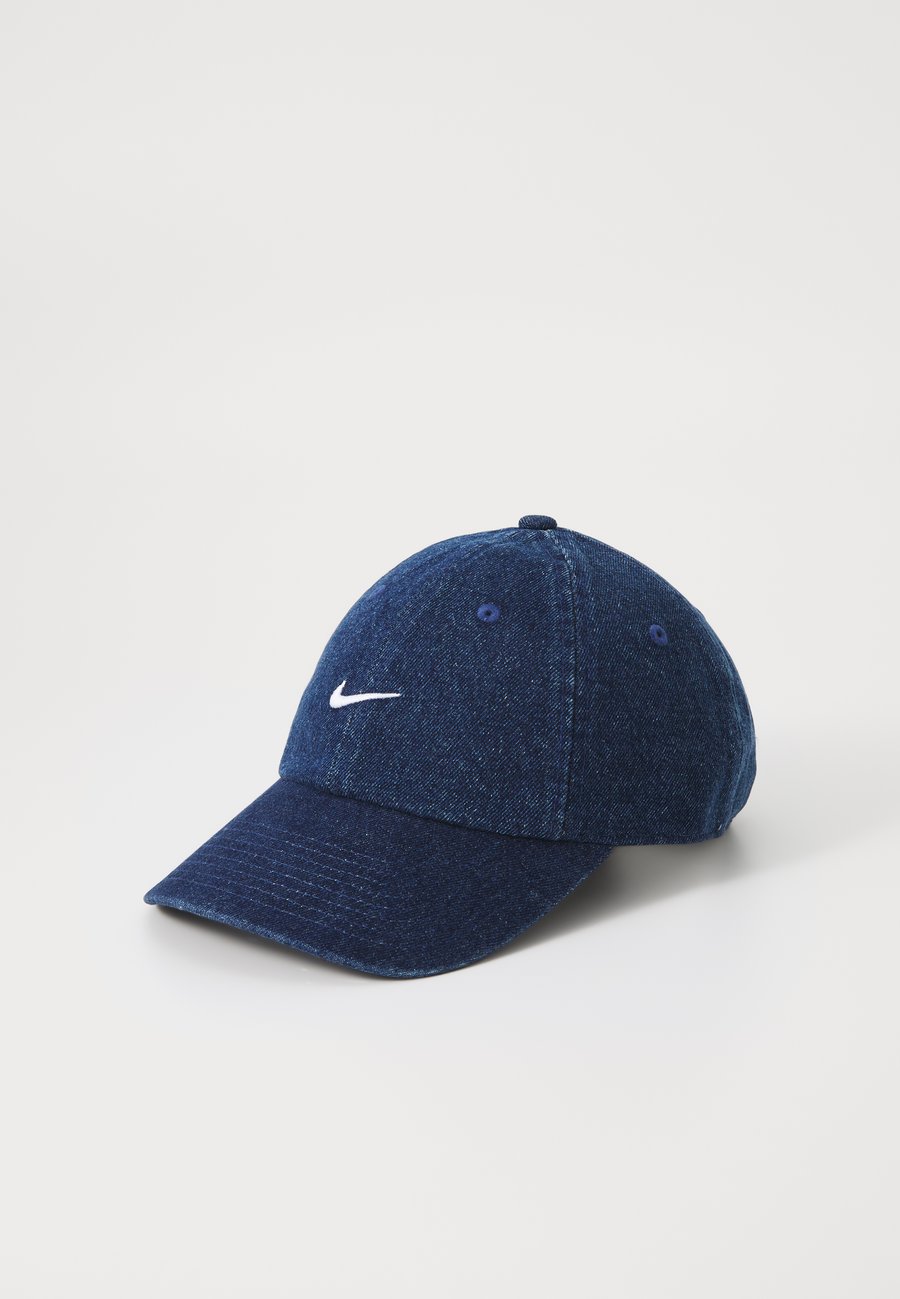 

Бейсболка Nike Sportswear CLUB UNISEX, College Navy/White/Dark Blue