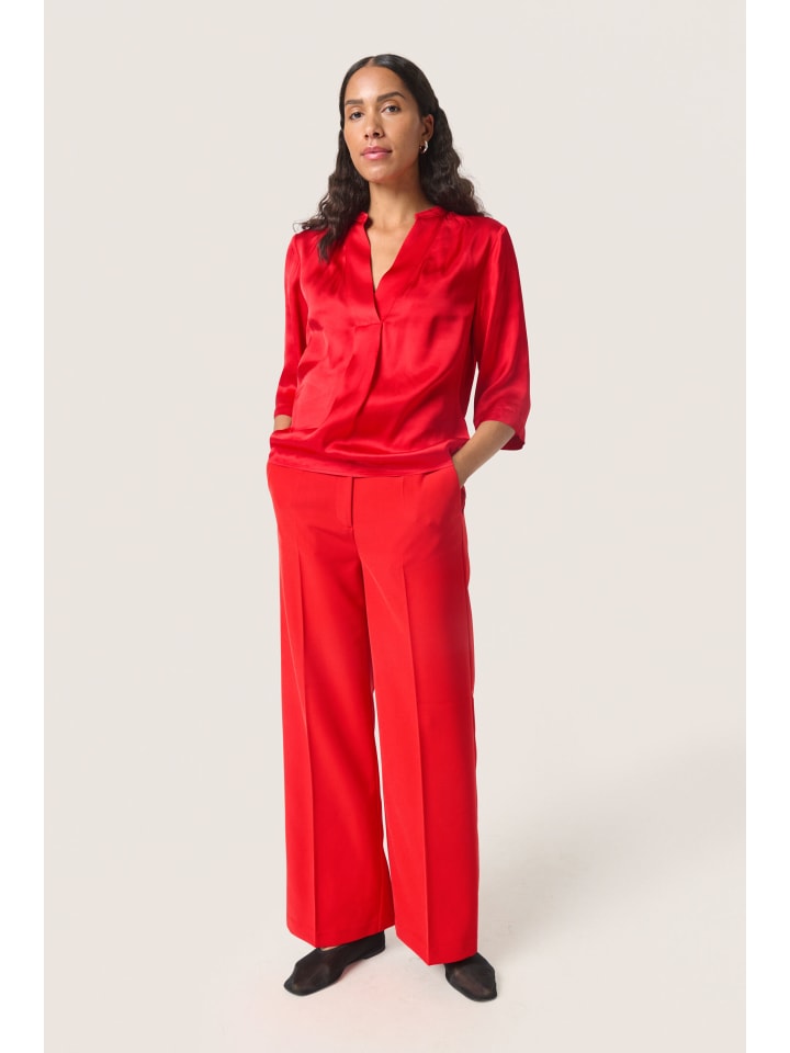 

Блузка Soaked in Luxury