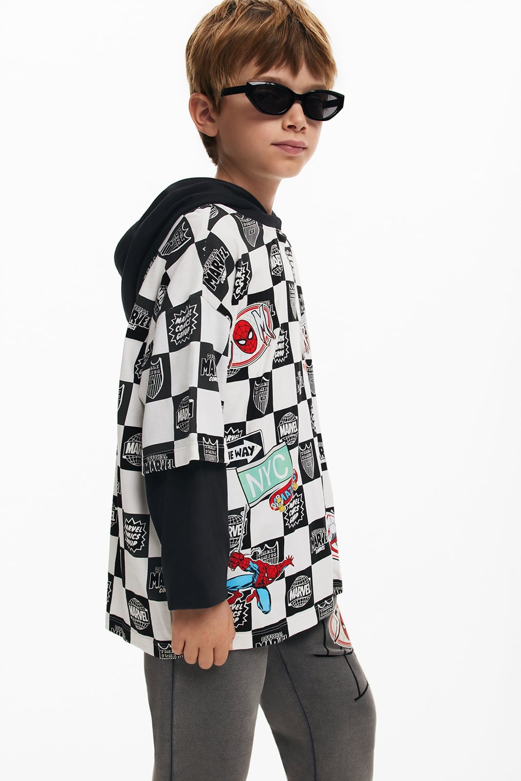 Футболка с изображением персонажей Marvel Desigual, Gray/Black/2000