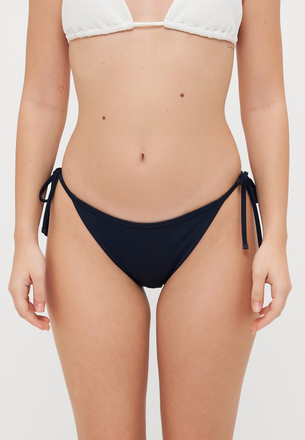 

Плавки бикини CORE FLAG STRING SIDE TIE Tommy Hilfiger, темно-синий