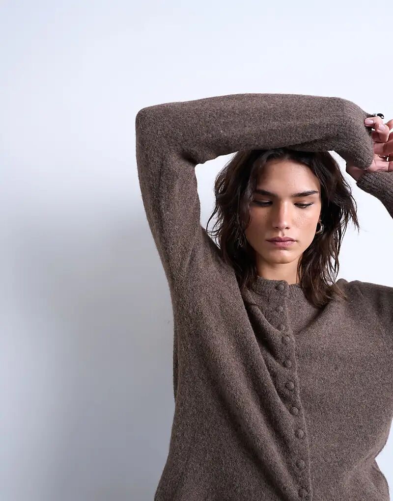 

Вязаный кардиган Topshop с обтянутыми пуговицами коричневого цвета