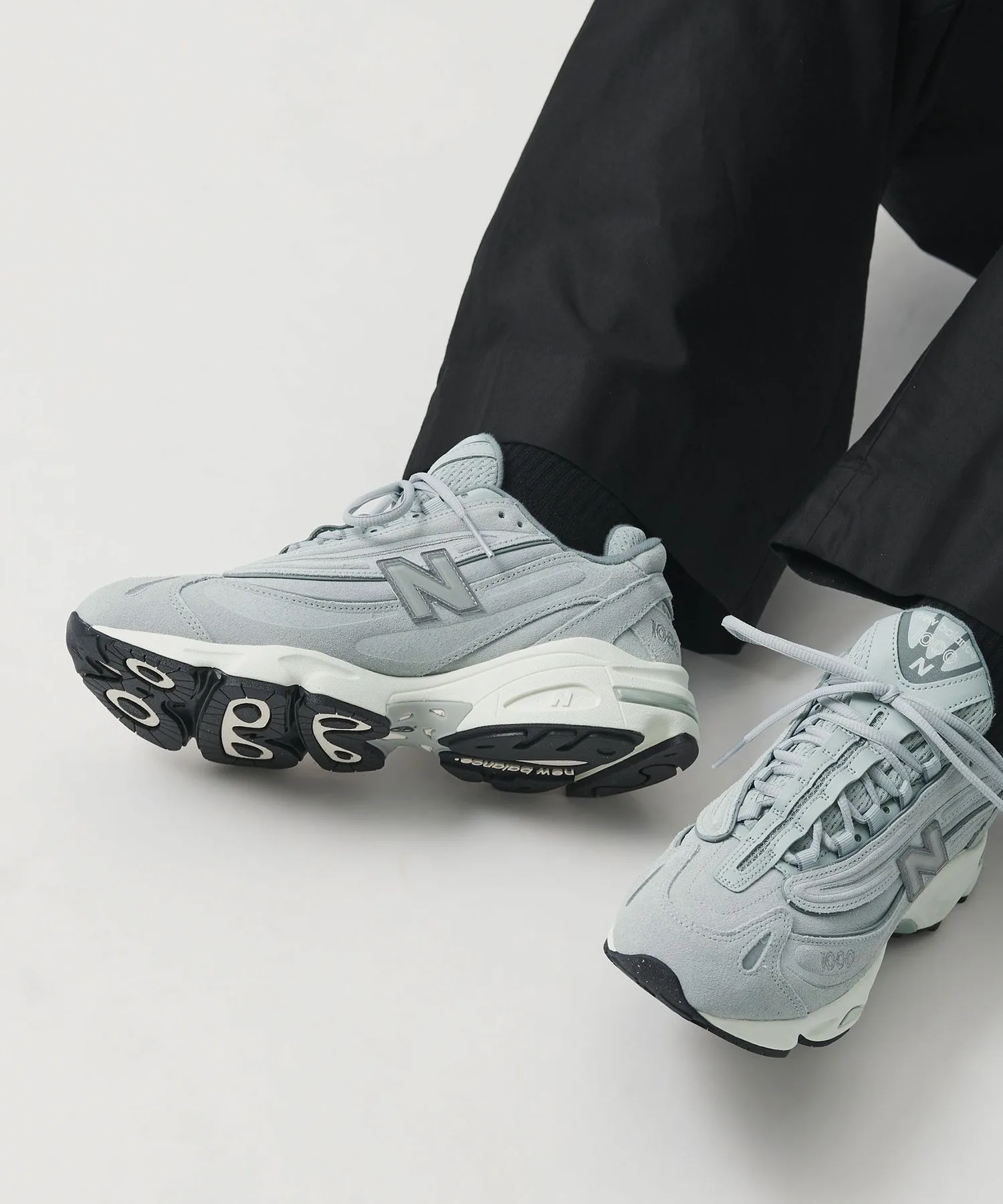 Мужские кроссовки из натуральной кожи 1000 New Balance серые — фото 2