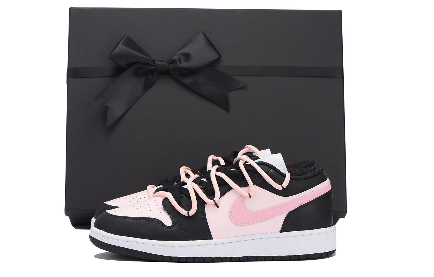 

Кроссовки Air Jordan 1 Kids' Basketball Shoes Grade School