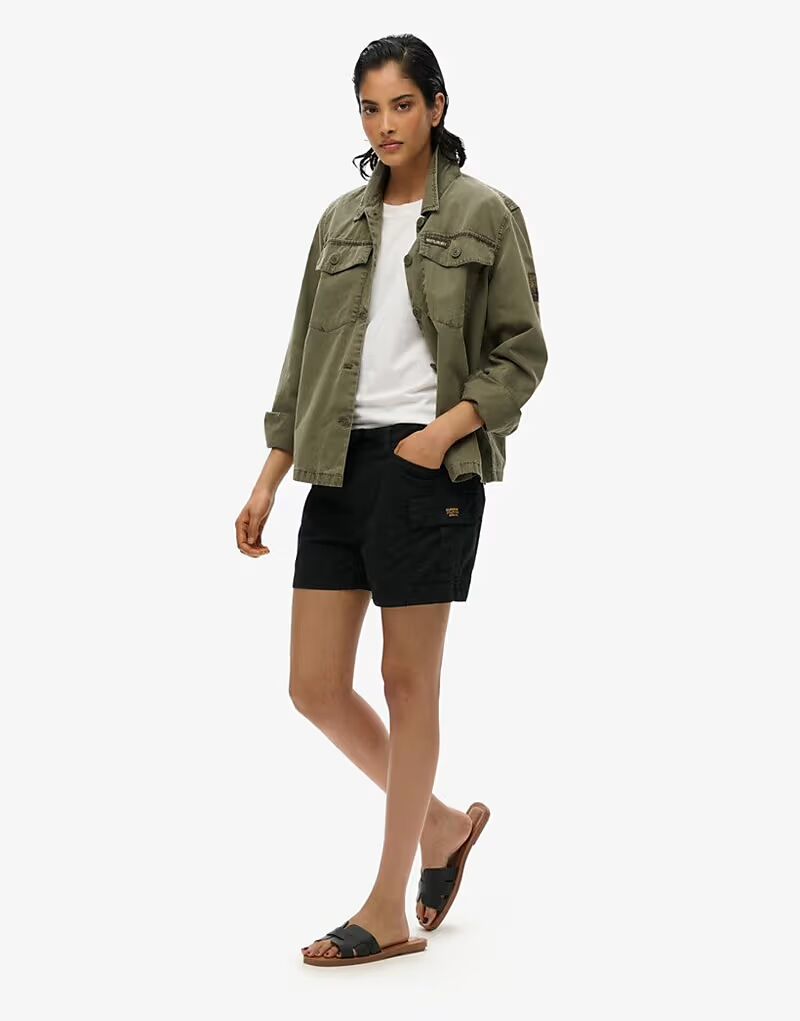 

Укороченные шорты Superdry Cargo черного цвета