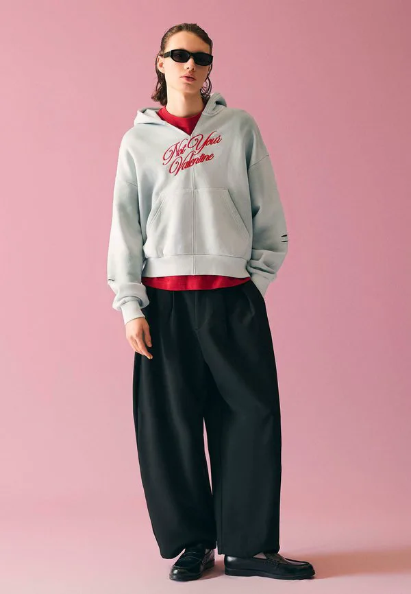 

Укороченная толстовка с принтом Bershka, Grey, Серый, Укороченная толстовка с принтом Bershka, Grey