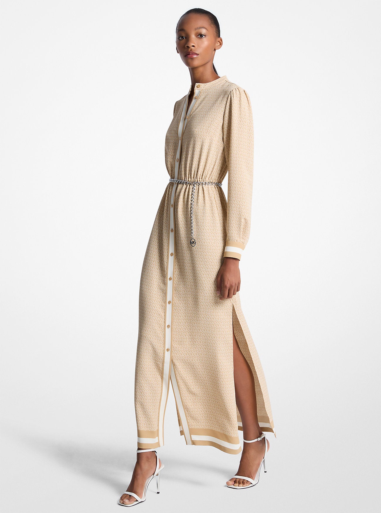 

Длинное атласное платье с поясом и принтом логотипа Michael Kors Outlet, хаки