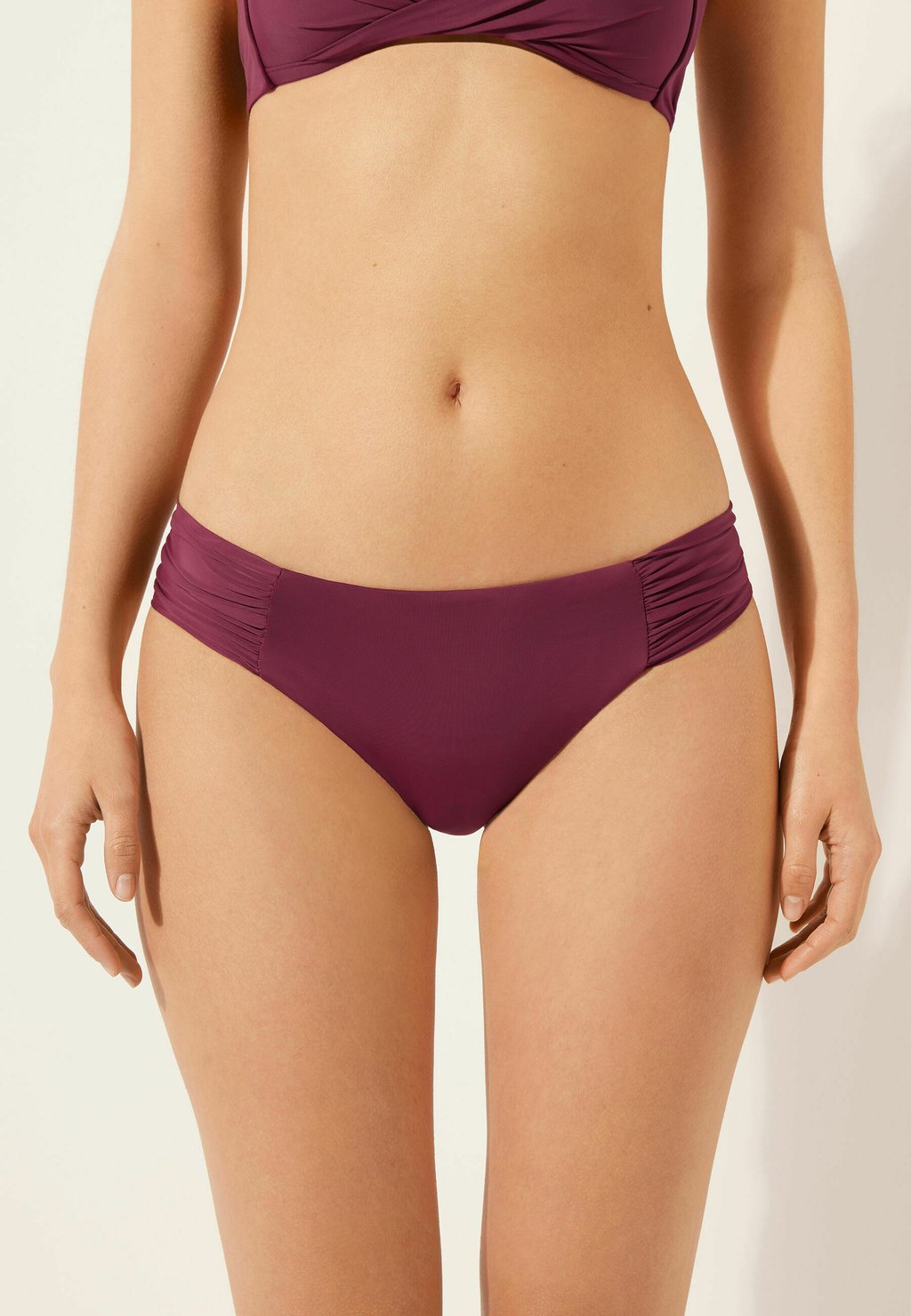 

Плавки бикини INDONESIA Calzedonia, бургундия