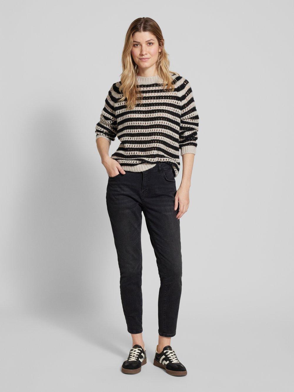 

Джинсы Slim fit с 5 карманами, модель «Эвита» OPUS, черный
