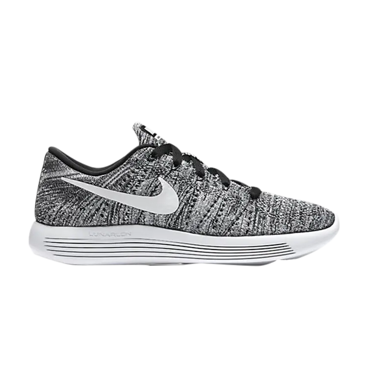 Кроссовки Nike Wmns LunarEpic Low Flyknit 'Oreo', черный