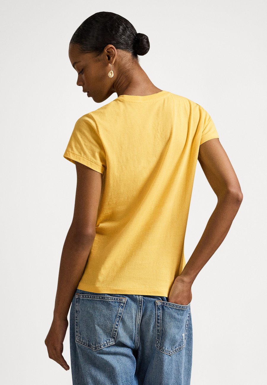 Футболка Polo Ralph Lauren COTTON JERSEY CREWNECK T-SHIRT, Collegiate Yellow/Dark Yellow — фото 3
