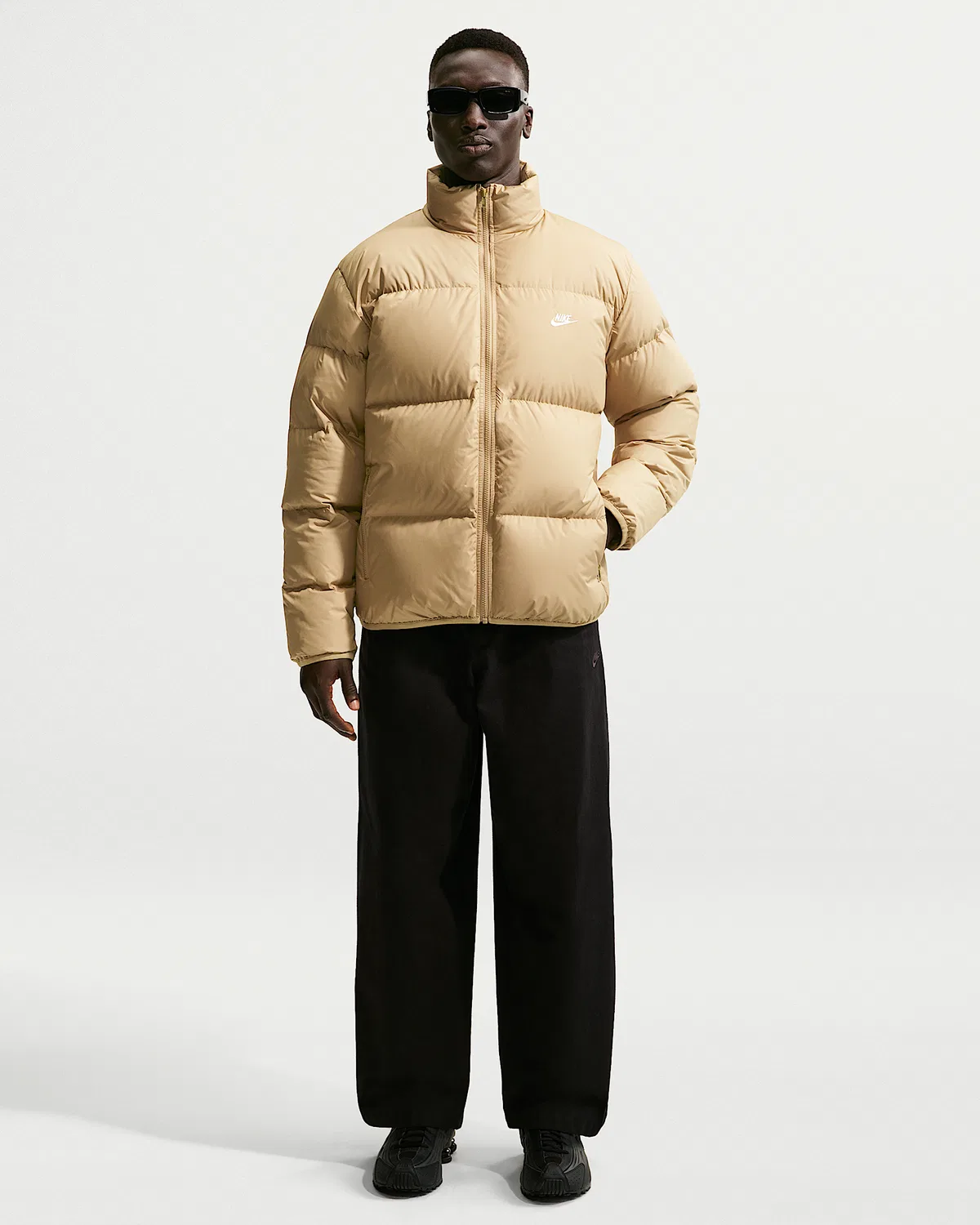 Мужская пуховая куртка Therma-FIT Nike Sportswear Club, Parachute Beige/White — фото 4