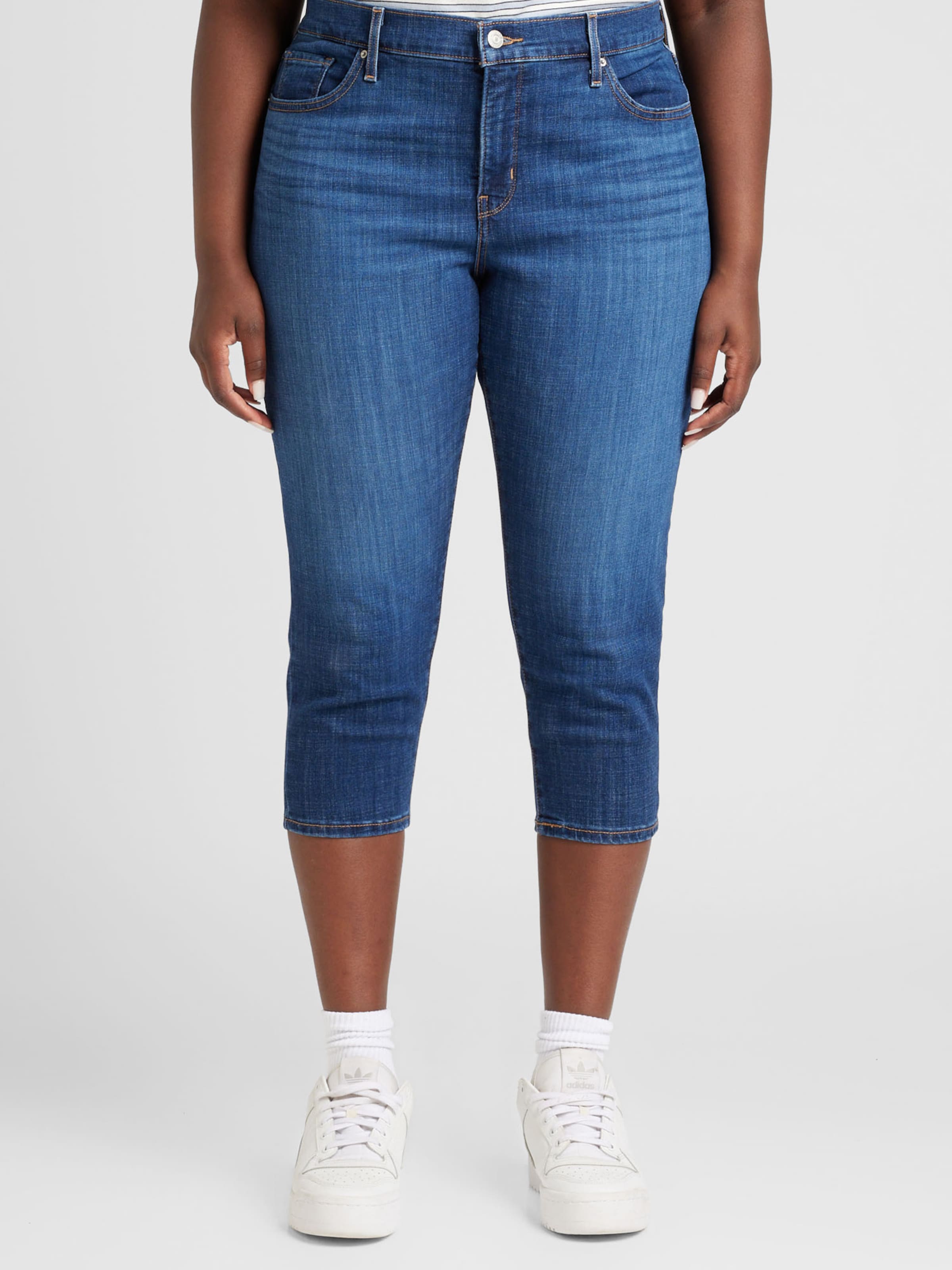 Levi's Plus Джинсовые шорты Slim fit '311 Shaping Skinny Capri' в синем дениме — фото 3