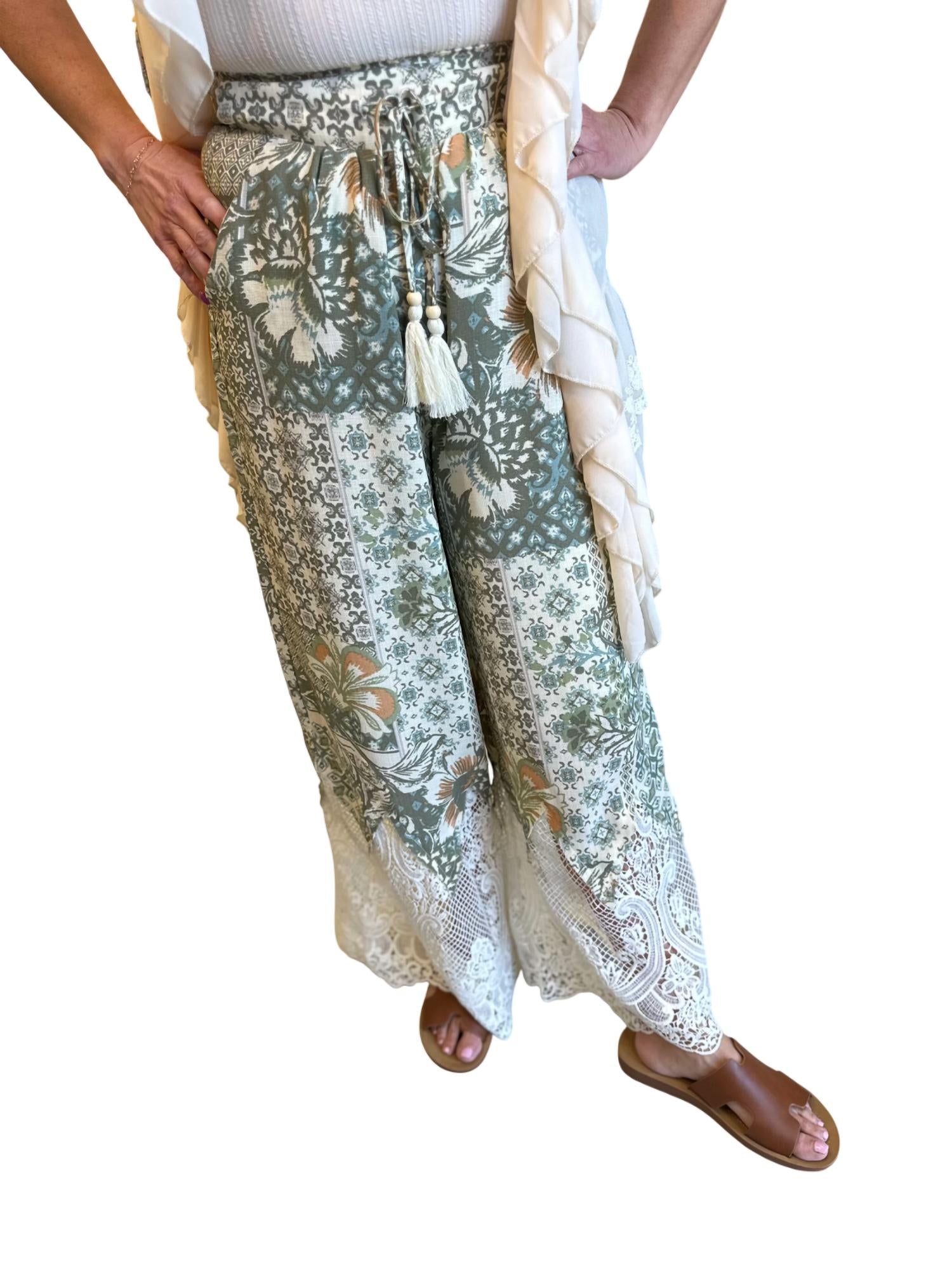 

Вязаные брюки Flowering Dreams в цвете Taupe Beige Miss Me