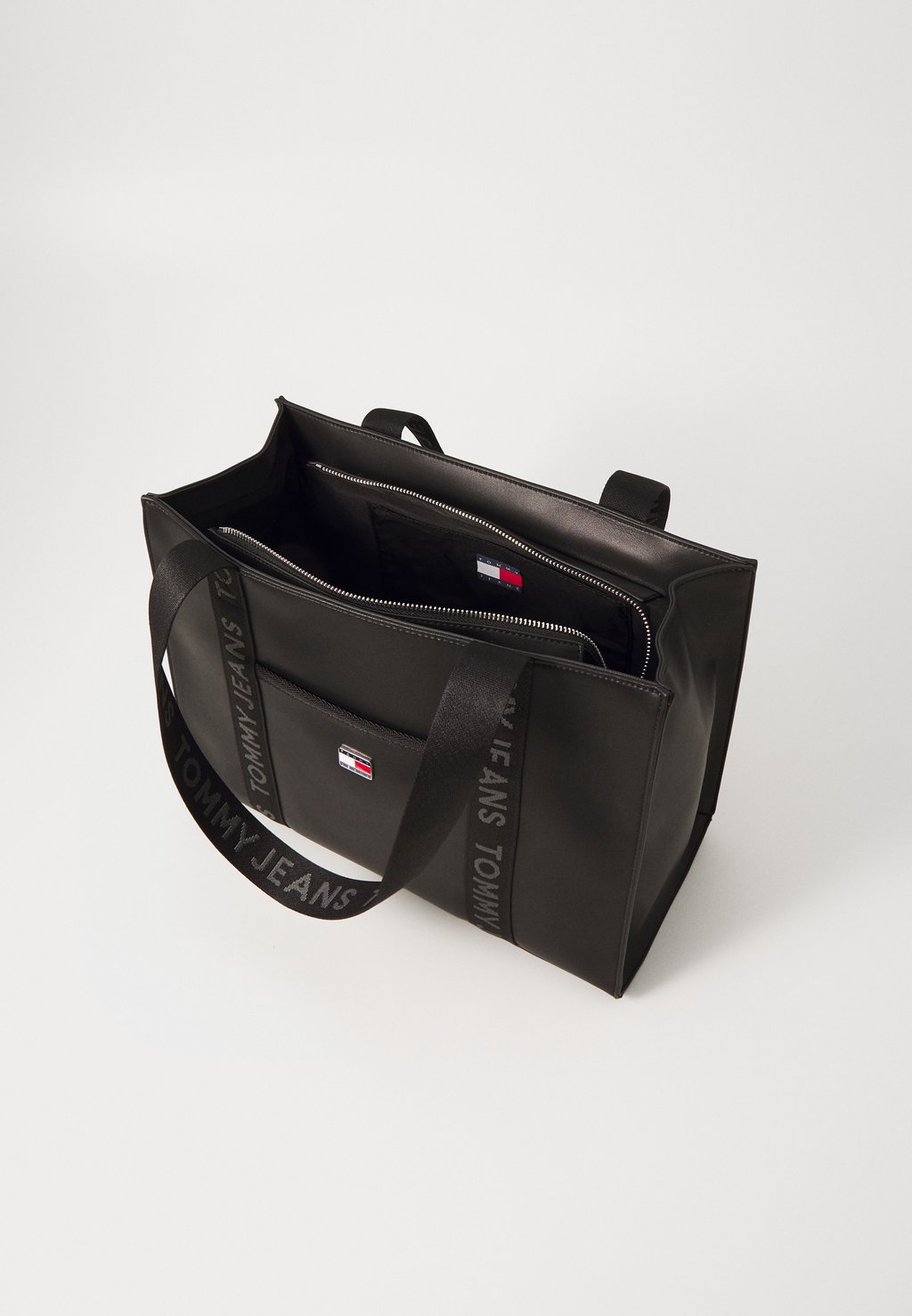 

Сумка-тоут DAILY ELEVATED TOTE Tommy Jeans, черный