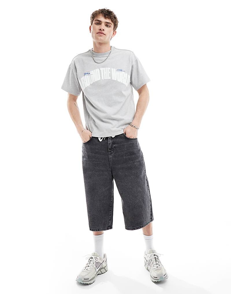 

Dr Denim — Trooper — светло-серая меланжевая футболка свободного кроя с вышивкой «Вокруг света» спереди