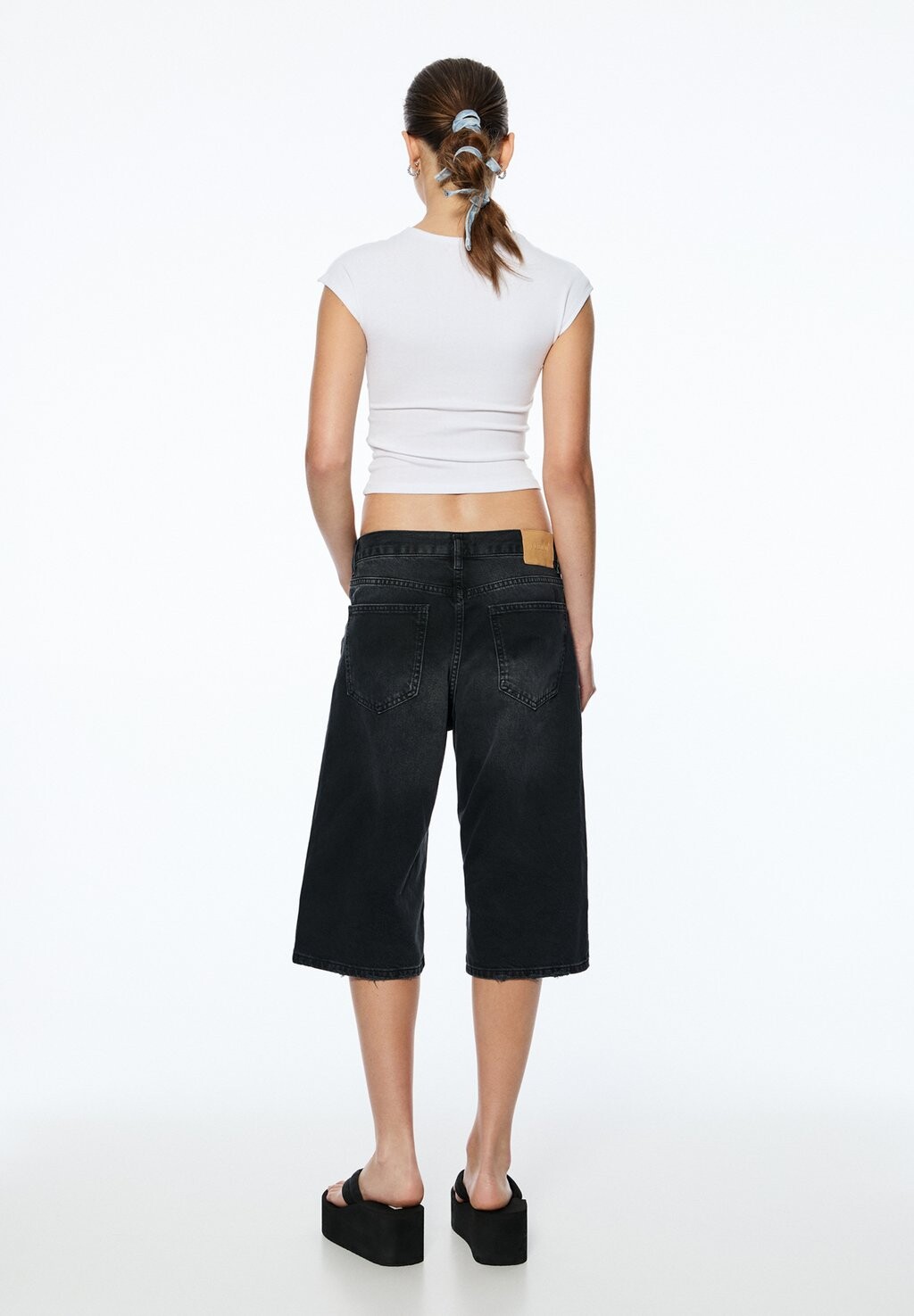 

Джинсовые шорты PULL&BEAR, черный