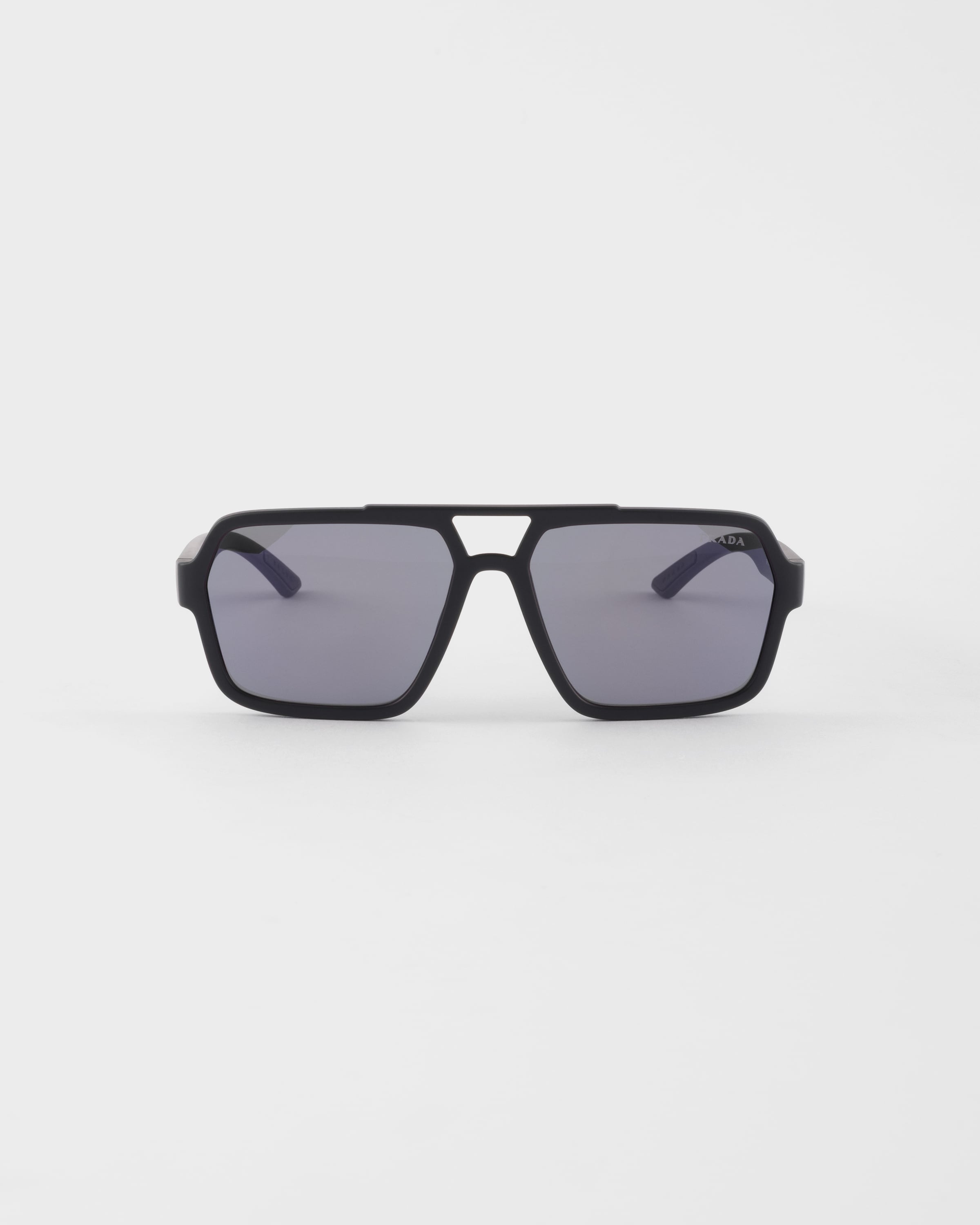 

Солнцезащитные очки Prada Linea Rossa, красный