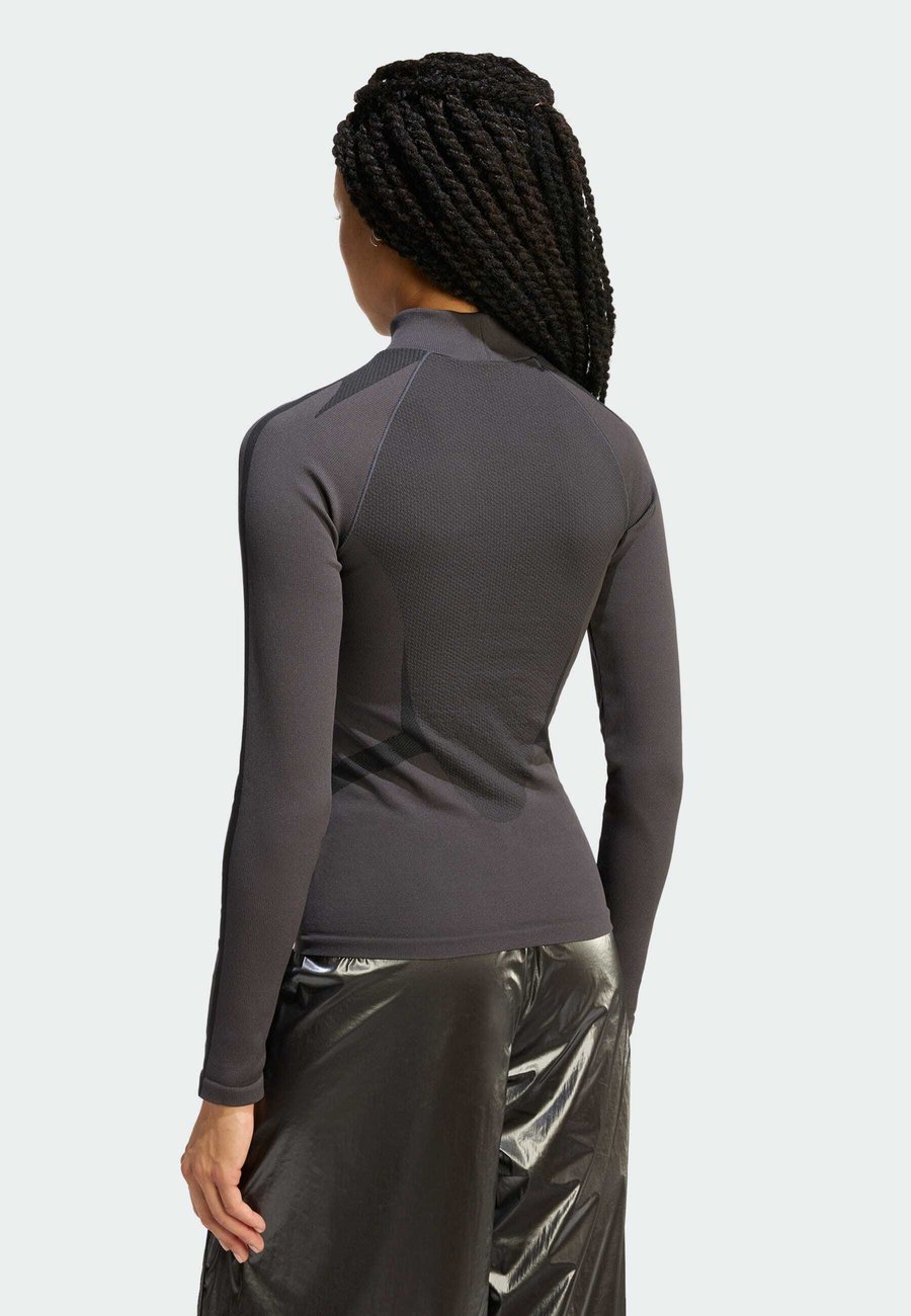 Топ Adidas Originals Long sleeved top, Utility Black/Black/Grey Two/Black — фото 2
