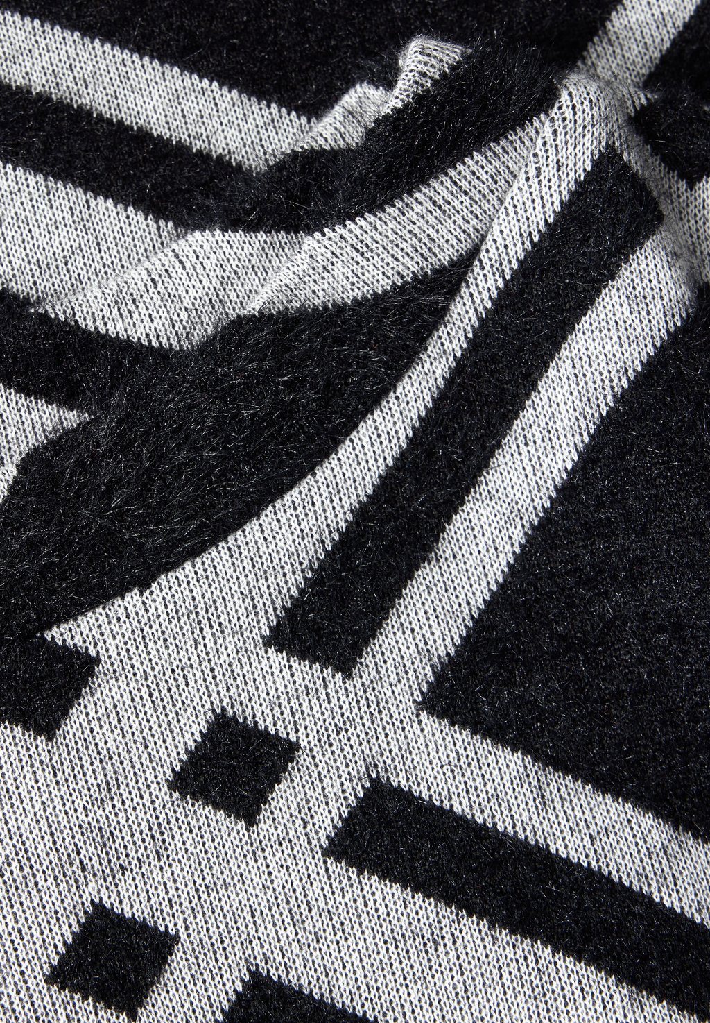 

Джемпер FLAUSCHIGES LANGARM Street One, черный