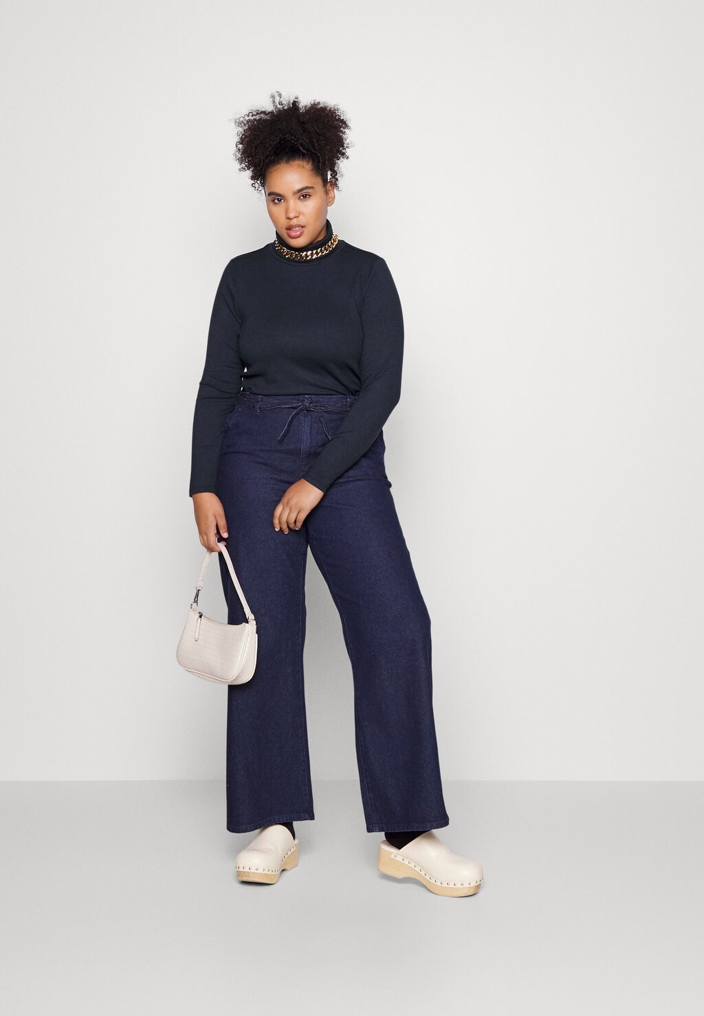 

Топ с длинными рукавами ORIEL TURTLENECK Levi's® Plus, черный