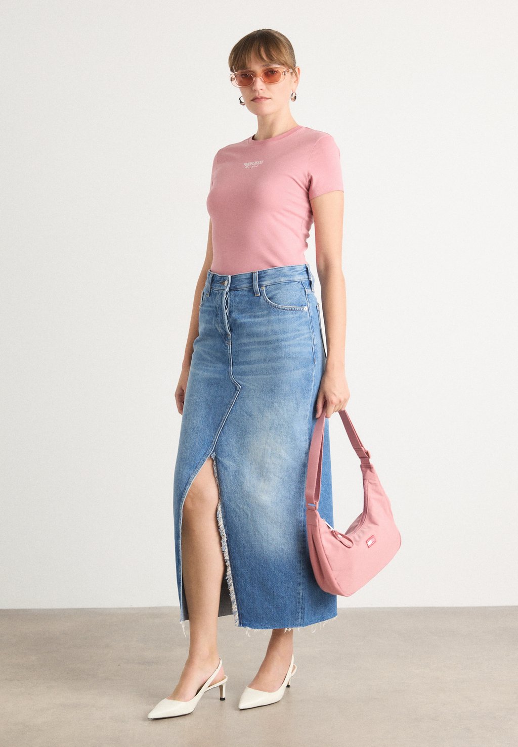 

Футболка с принтом ESSENTIAL LOGO TEE 2 PACK Tommy Jeans, кремовый