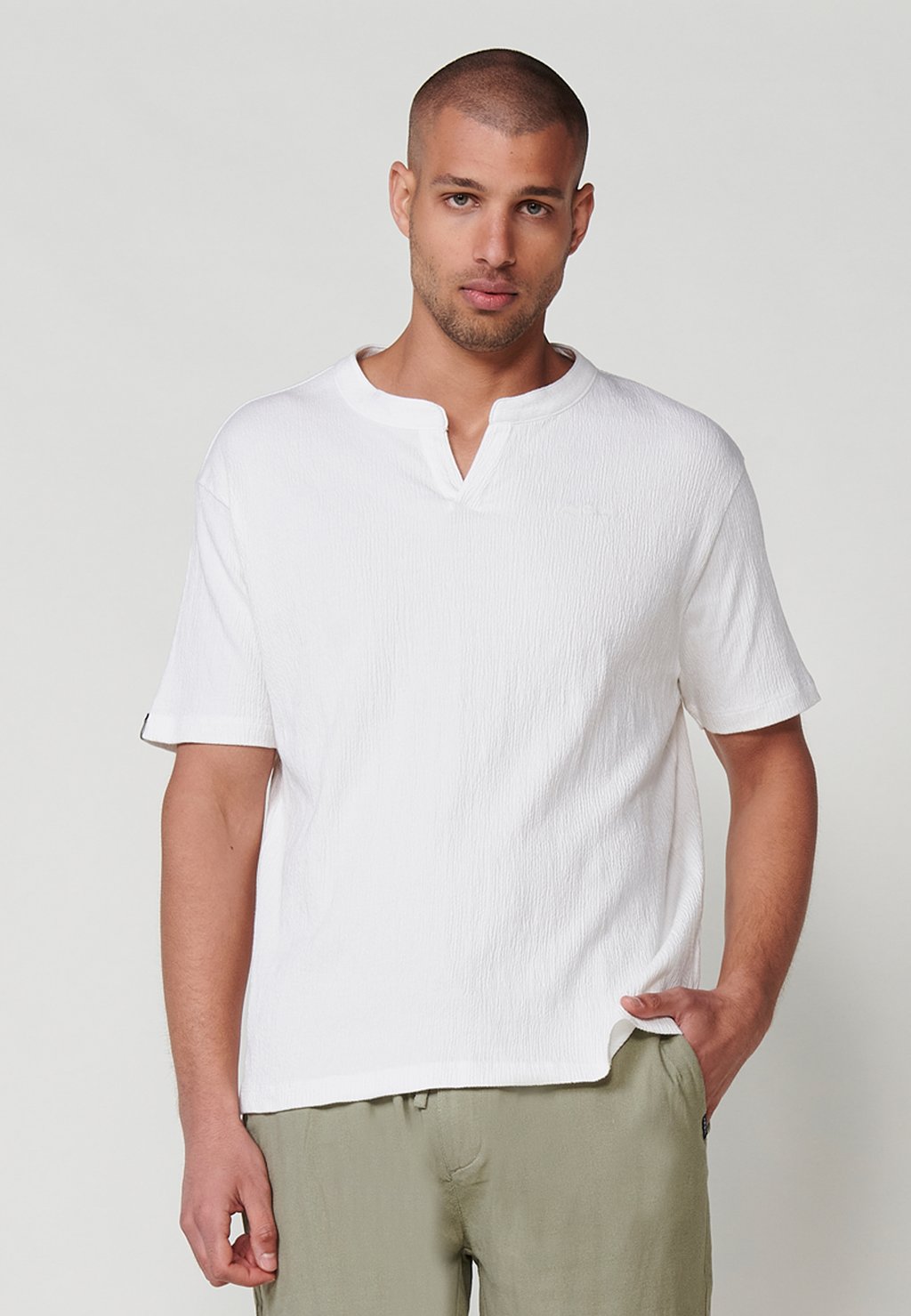 

Базовая футболка SHORT-SLEEVED Koroshi, кремовый