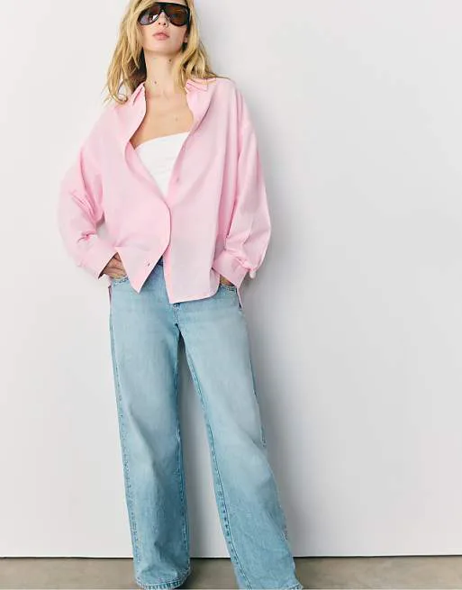 

Рубашка с эффектом струящегося льна Stradivarius пастельно-розового цвета