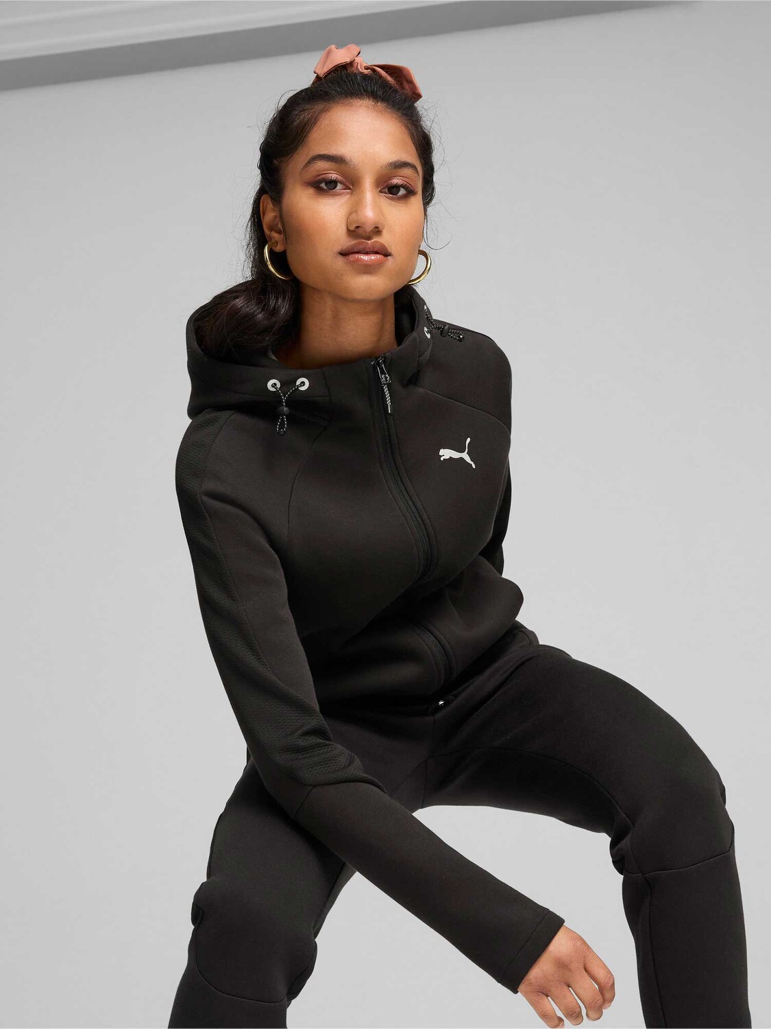 

Толстовка Puma EVOSTRIPE Full-Zip Hoodie, черный