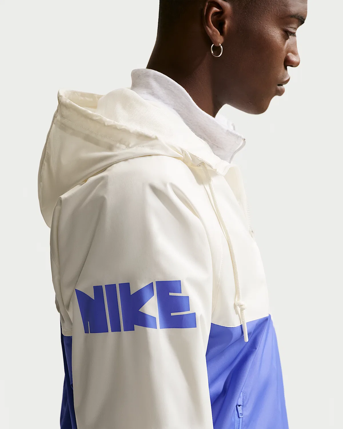Мужская ветровка Nike Windrunner с принтом, Sail/Sapphire/Sapphire — фото 3