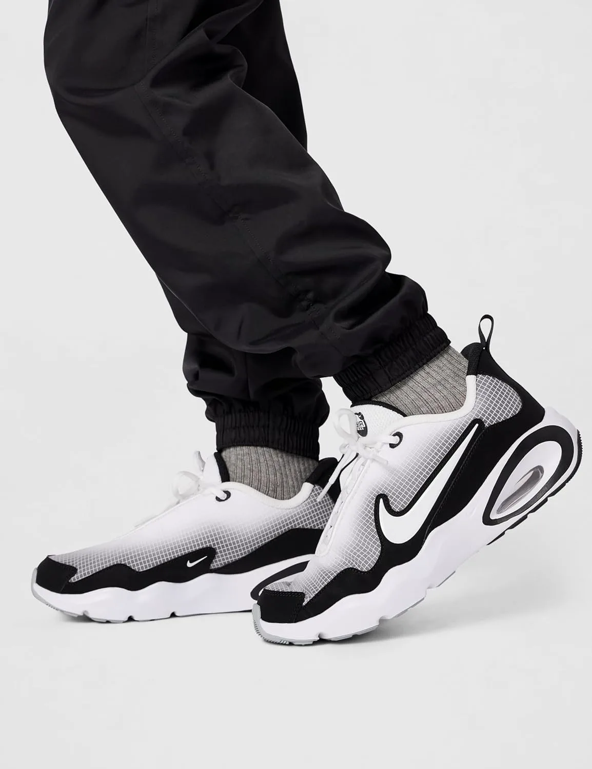 Кроссовки Nike Unisex Air Max Nova для детей - мальчиков, девочек, малышей и грудничков, белый/черный/серый