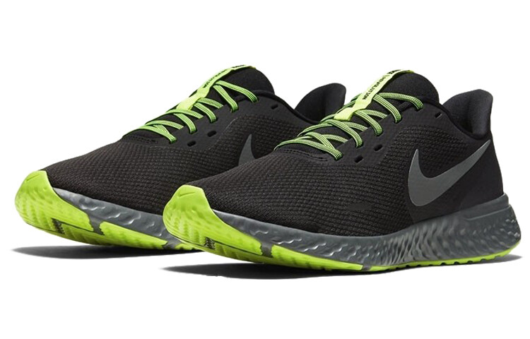 Кроссовки Nike Revolution 5 Series Мужчины — фото 2