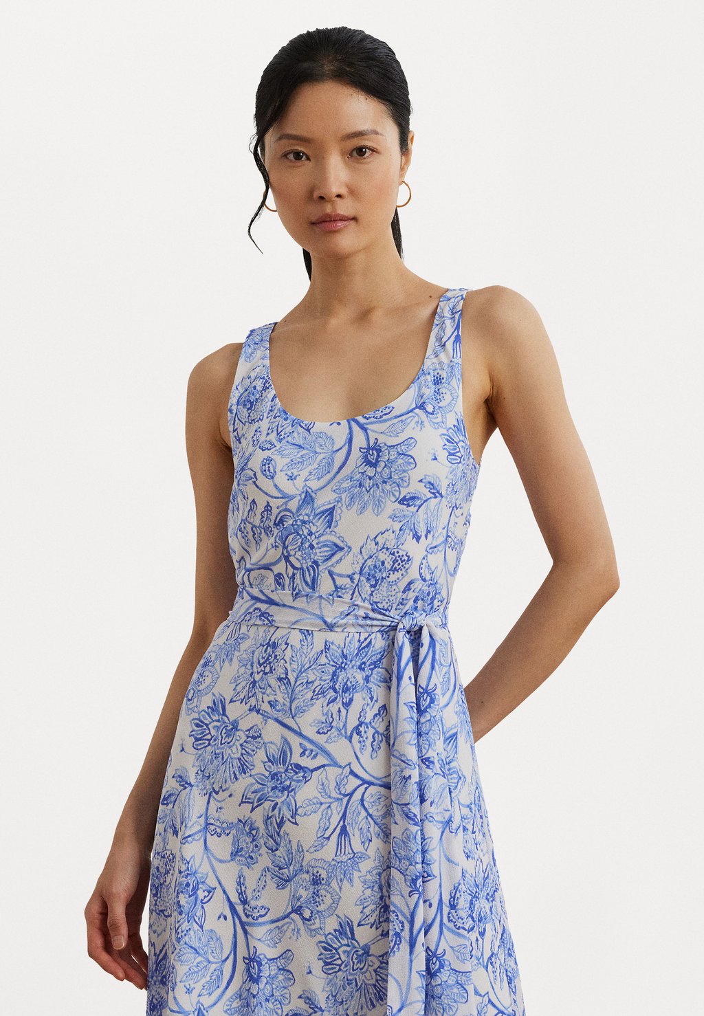 

Повседневное платье Floral Belted Crepe Sleeveless Dress Lauren Ralph Lauren, светло-голубой