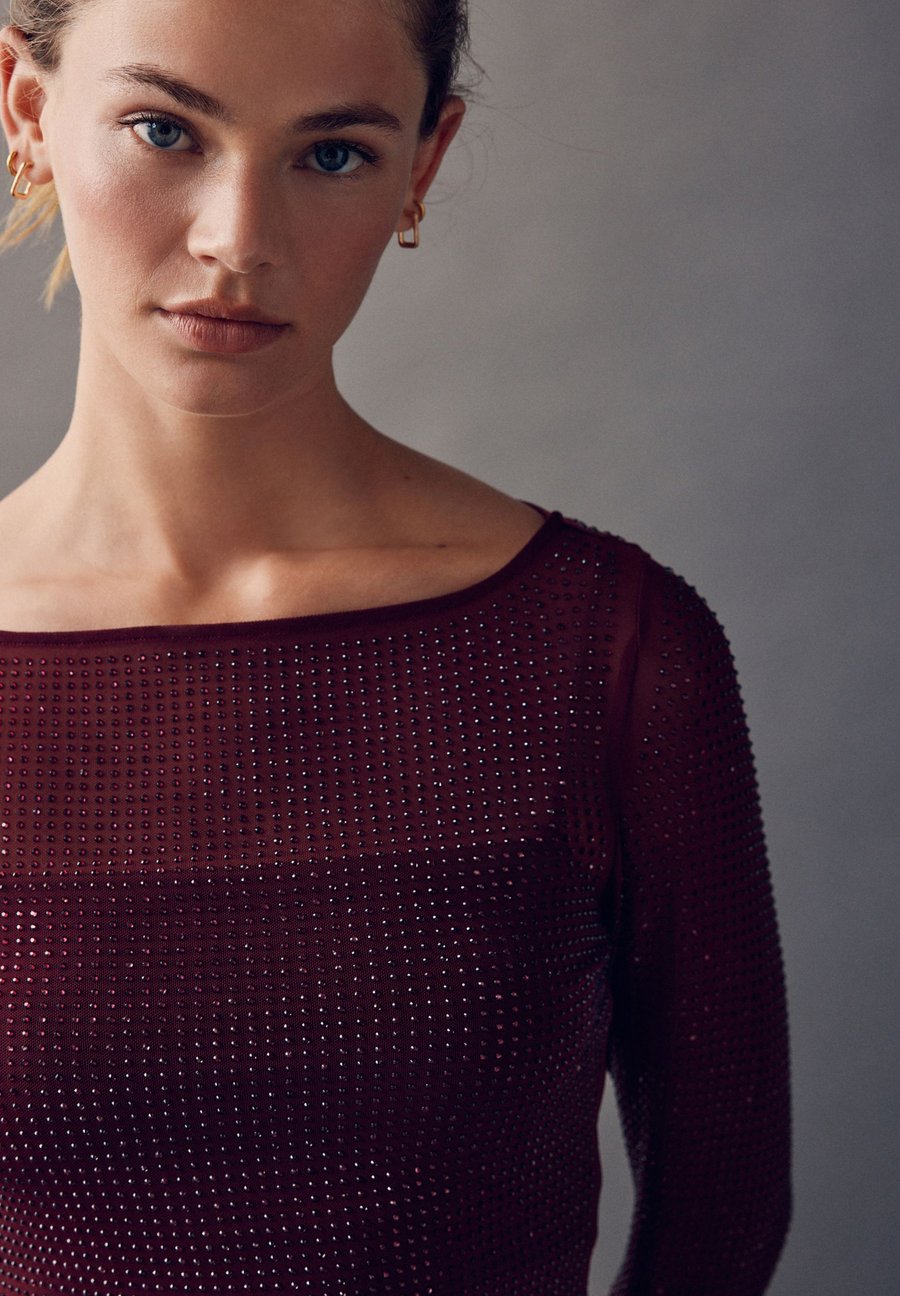 Топ Next REGULAR FIT SLASH NECK HEATSEAL SPARKLE, Berry Red/Red — фото 3