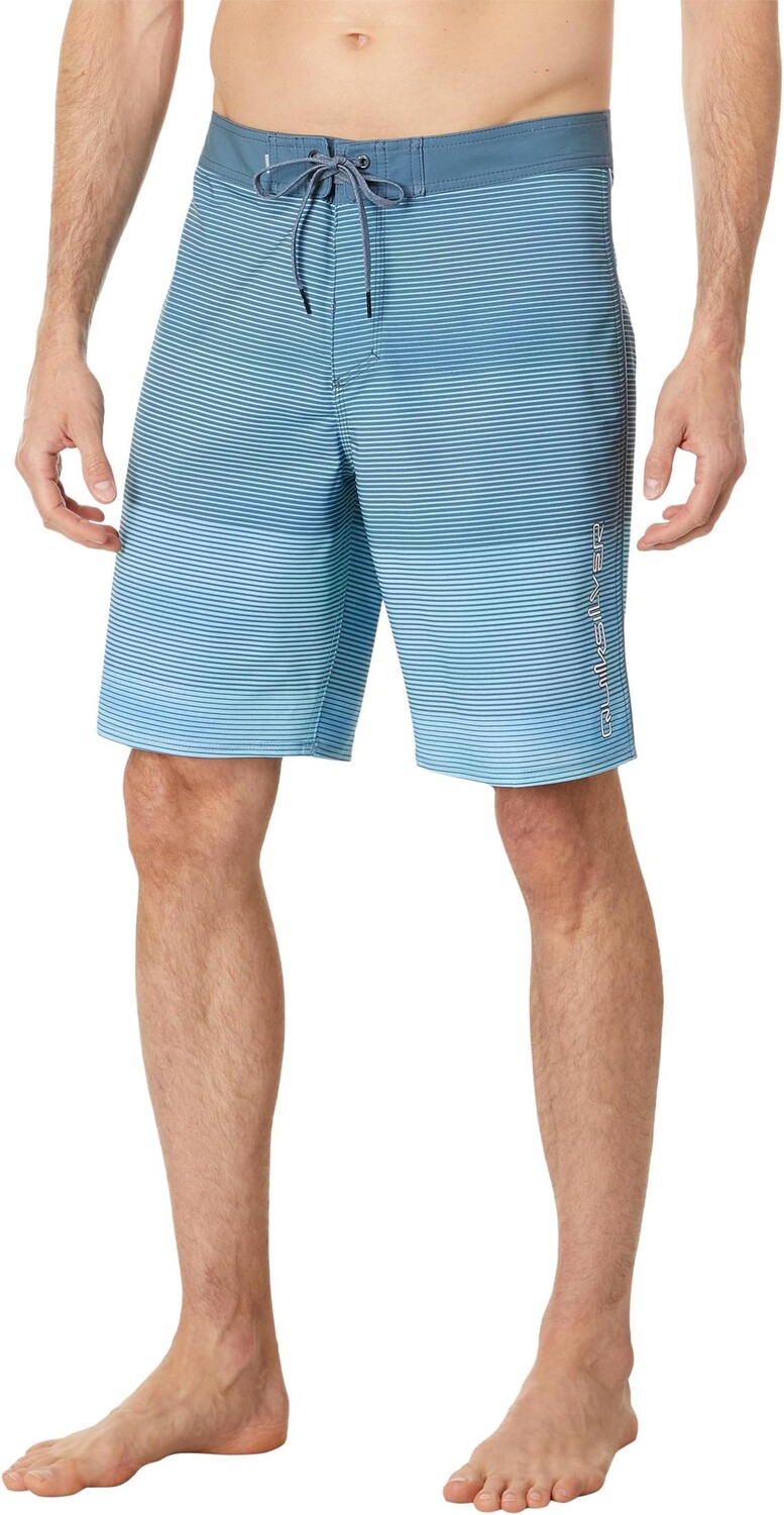 

Шорты для плавания Quiksilver Surfsilk Massive 20" Boardshorts, цвет Azure Blue
