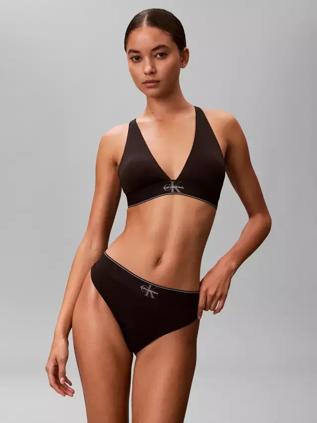 Трусики-стринги из микрофибры с графическим монограммом, черные Calvin Klein — фото 2