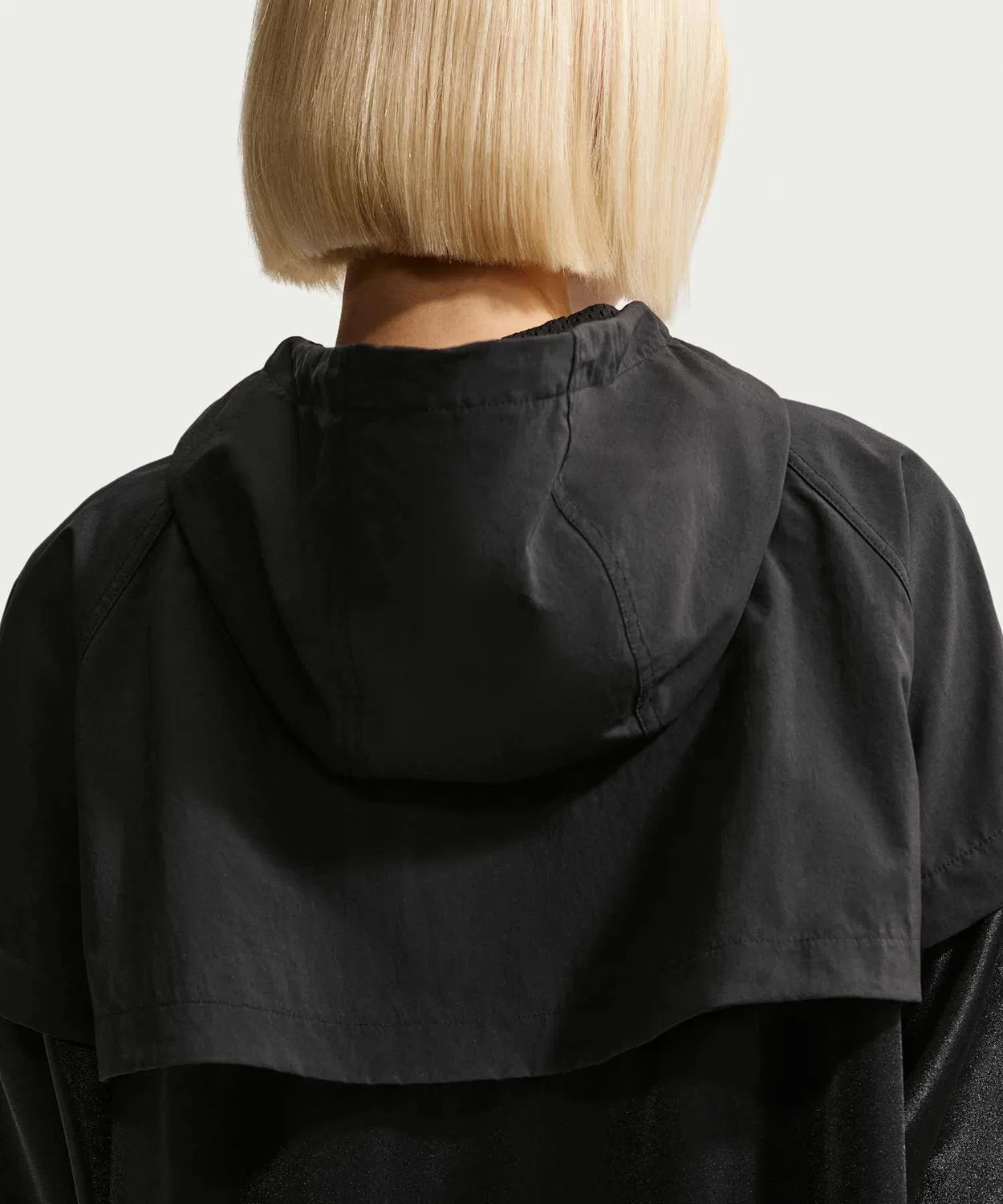 Куртка Nike Sportswear Women's Oversized Windrunner Jacket, черная — фото 4