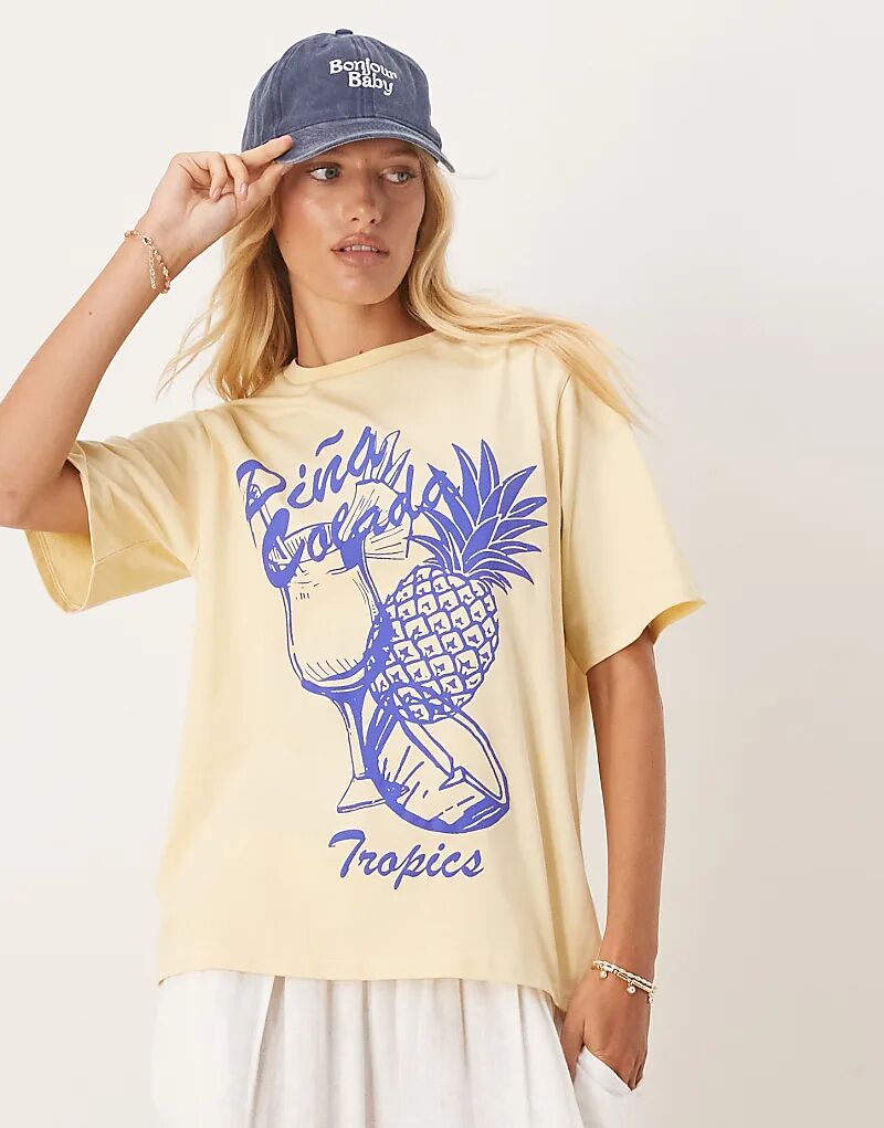 

Футболка ASOS DESIGN свободного кроя с принтом «Пина Колада» в цвете пахты