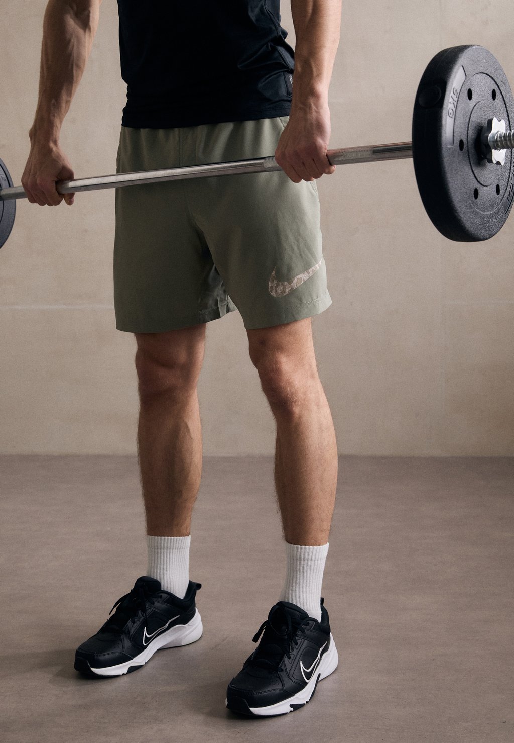 

Спортивные шорты SHORT Nike Performance, хаки