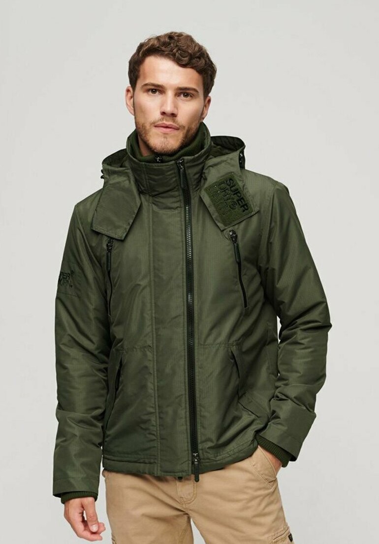 

Куртка Superdry MOUNTAIN SD WINDCHEATER, цвет surplus goods olive