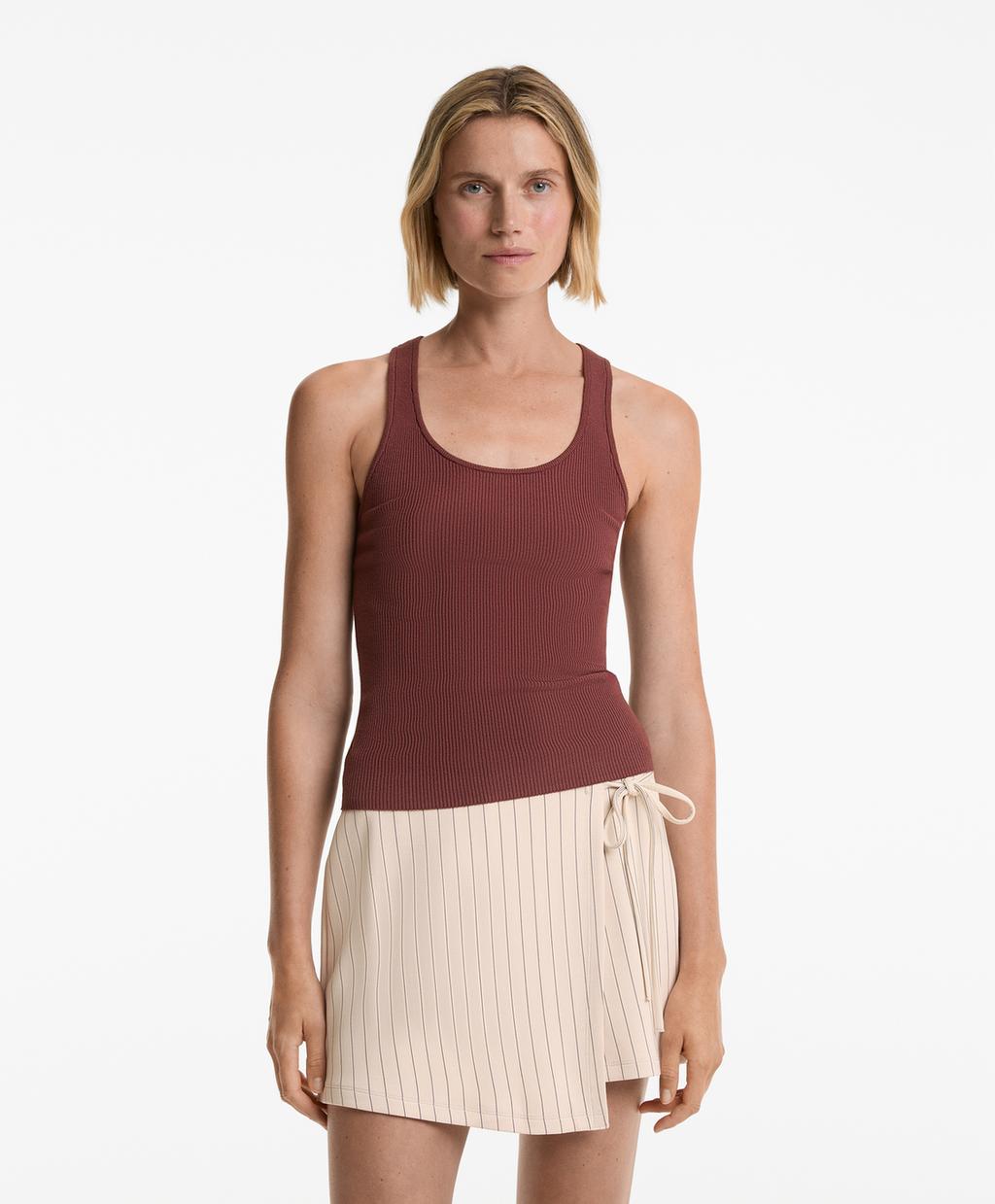 

Вязаная футболка без рукавов Oysho, цвет Russet Mocha