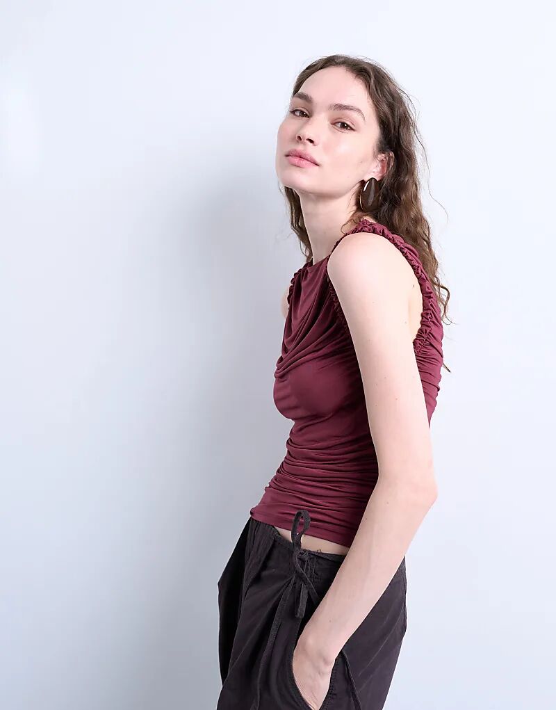 

Майка Topshop с оборками ягодного цвета