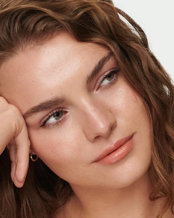 Lisa Eldridge Beauty Baume Embrace Melting Lip Colour в оттенке Meet Cute / Увлажняющий бальзам для губ — фото 4
