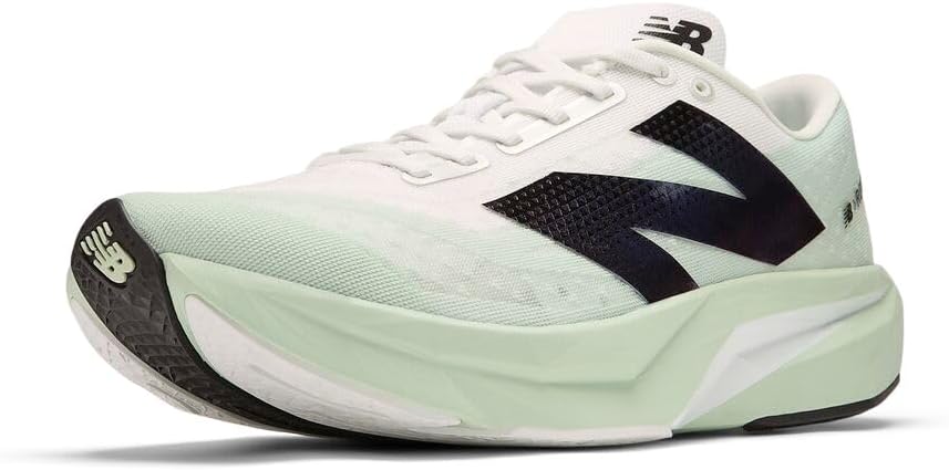 

Мужские кроссовки New Balance FuelCell Rebel V4, белый/черный