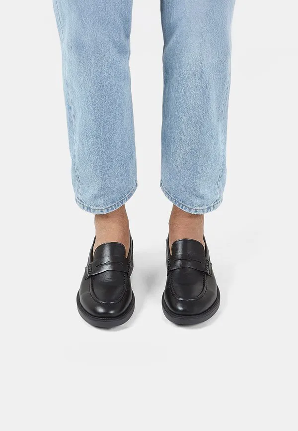Элегантные умные слипоны Bata, Nero