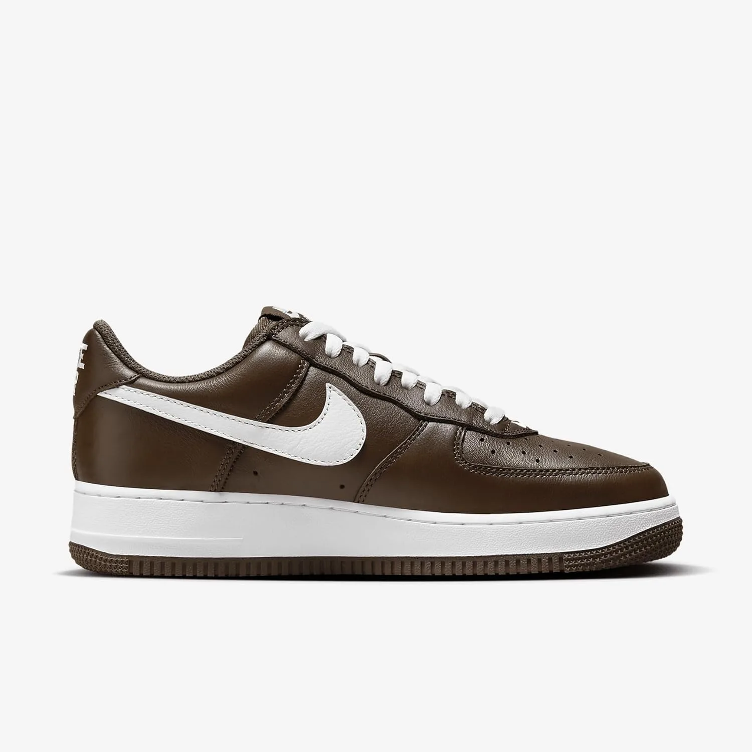 Кроссовки Nike Air Force 1 '07 Herren, rot/weiß, 42 EU, коричневый — фото 3