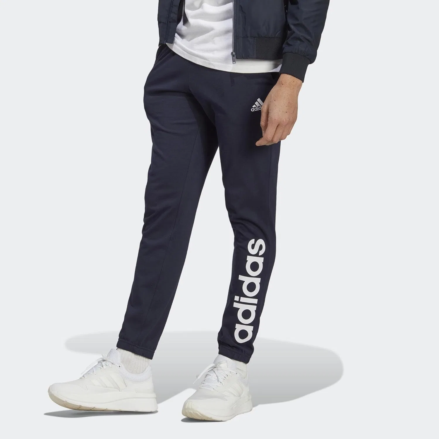 adidas - Спортивные брюки Essentials Single Jersey Tapered Elasticized Cuff Logo Pants для мужчин — фото 2