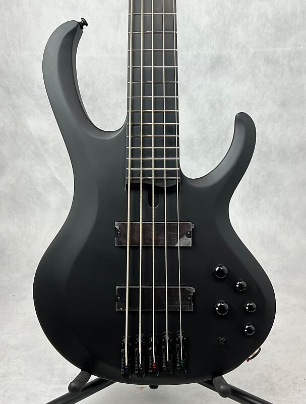 

Басс гитара Ibanez Iron Label BTB625EX - Black Flat
