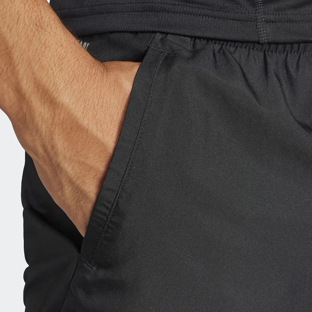 Мужские шорты Adidas Run It Short, черный — фото 3