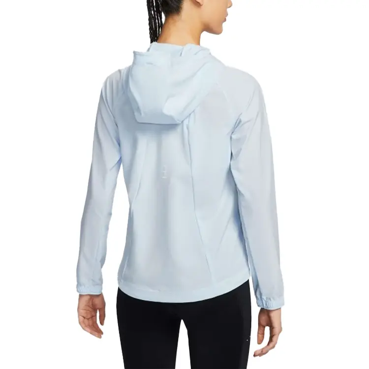 Nike Женская куртка Свифт Репел светло-голубого цвета, Light Blue — фото 3